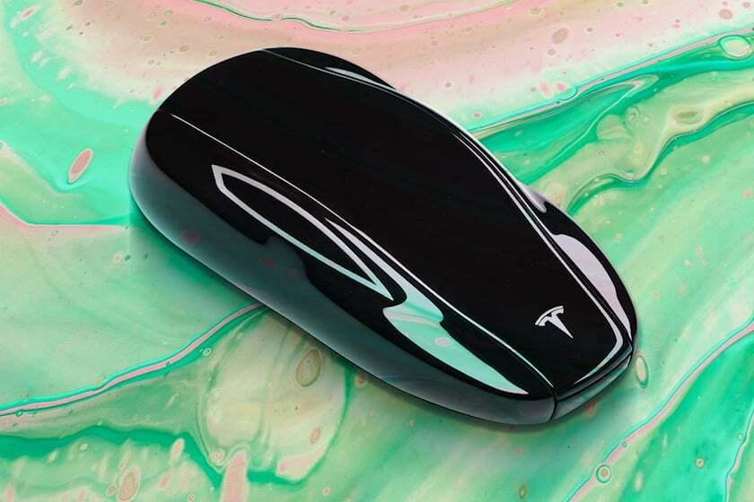 Дополнительные расходы: Tesla продает автомобили без ключей