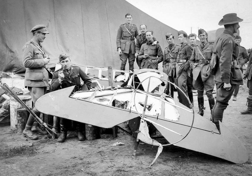 Fokker Dr.I поверженного "Красного Барона" разошелся на сувениры. Сегодня части истребителя немецкого аса выставлены в музеях Австралии, Британии, Канады