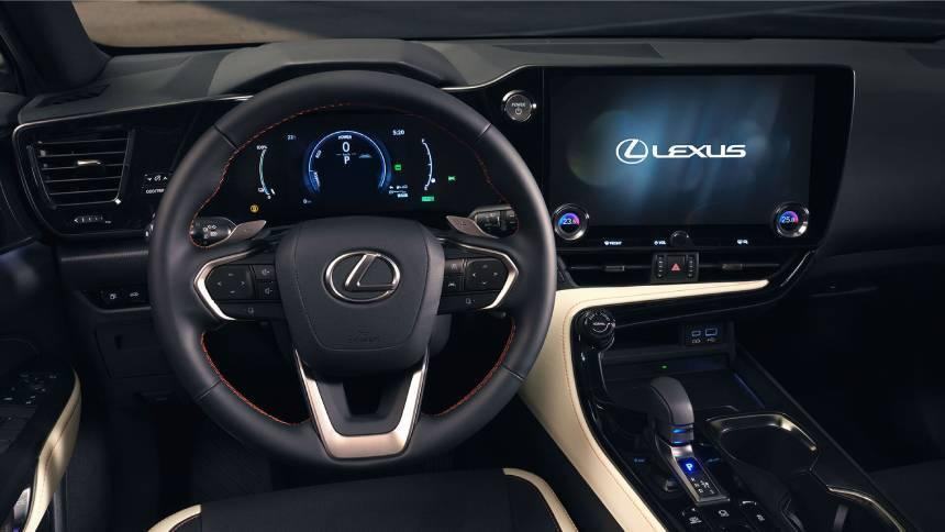 Lexus объявил старт продаж нового NX в России: от 4,1 млн рублей