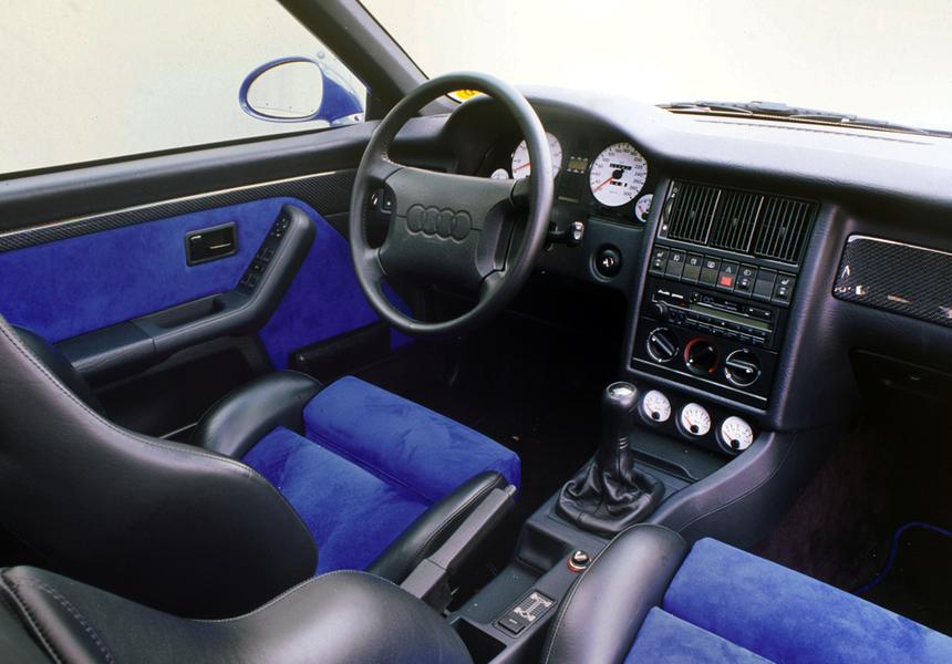 Интерьер Audi RS2