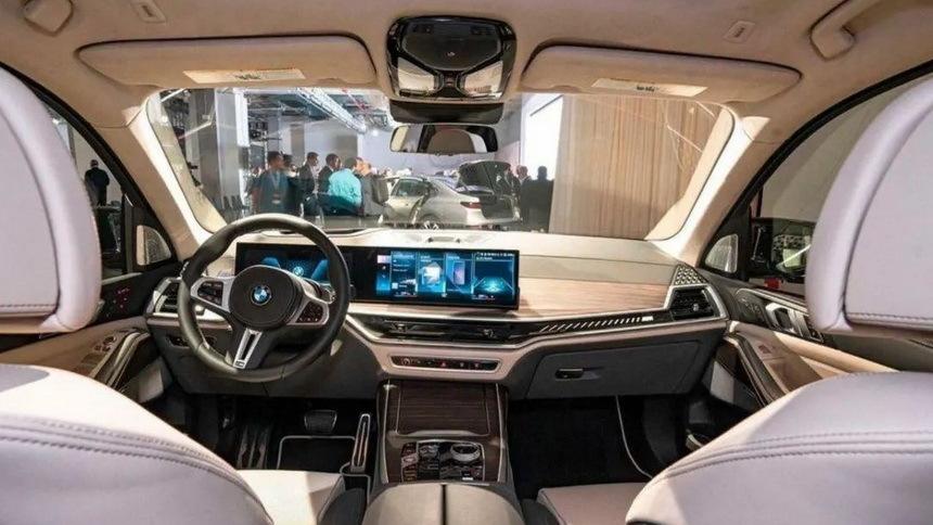 Новую «семерку» BMW полностью раскрыли до премьеры