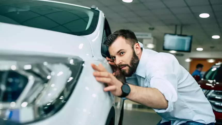 Больше половины россиян планируют сменить авто: но как?