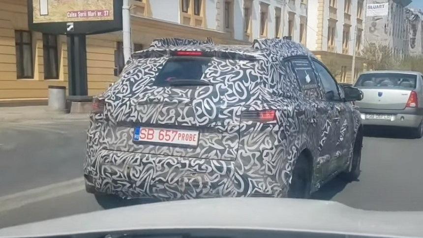 В Румынии сфотографировали преемника Sandero Stepway для России