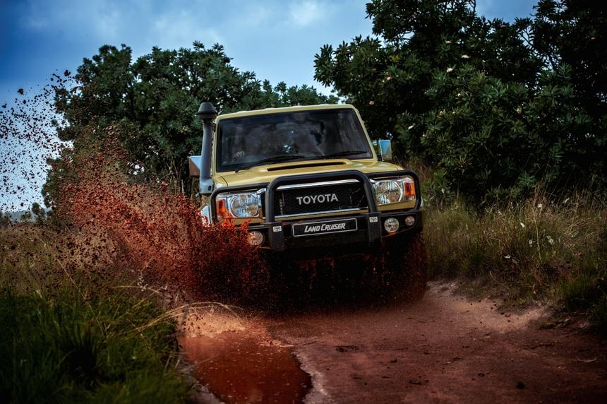 Покупателям Toyota Land Cruiser придется подождать свои автомобили 2,5 года