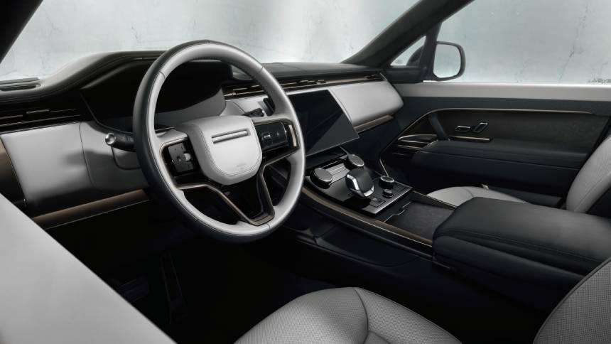 Раскрыто оснащение нового Range Rover Sport в России