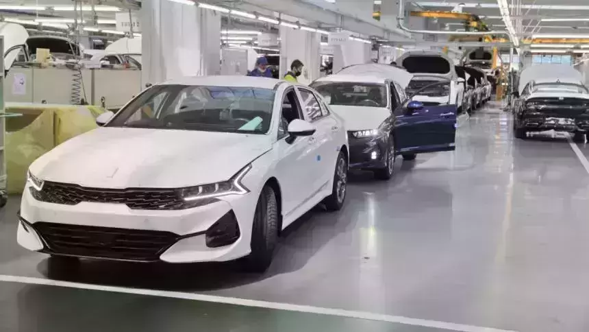 «Автотор» дождался европейских комплектующих: выпуск автомобилей продолжается