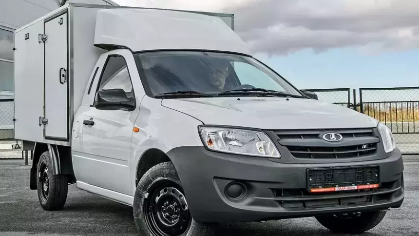 Грузовичок на базе Lada Granta станет проще