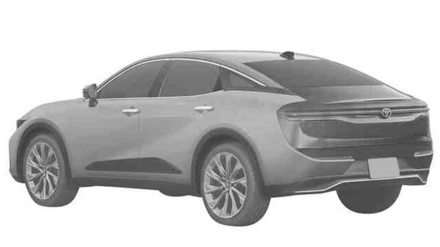 Первые изображения новой Toyota Crown