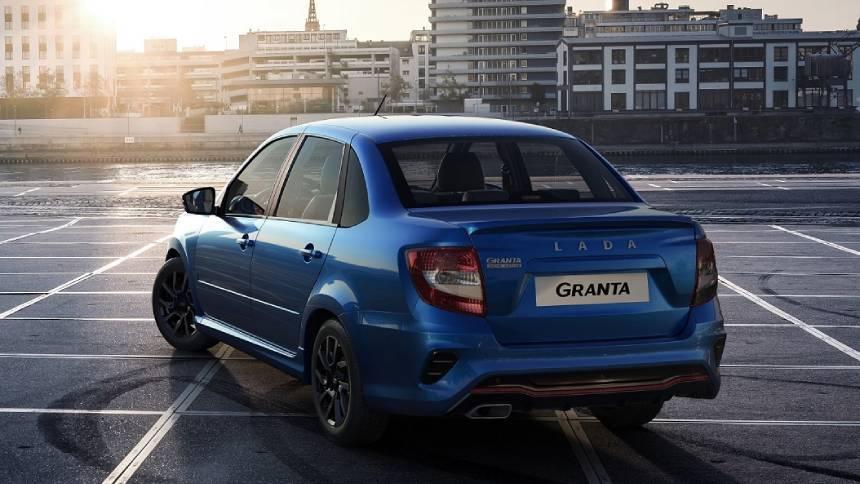 АвтоВАЗ объявил старт продаж Lada Granta Drive Active: раскрыто оснащение и цены