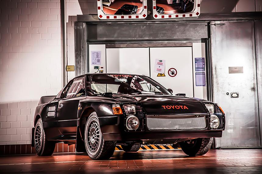 «Ужасная» Toyota, про которую никто не знает: 5 фактов о монстре 222D