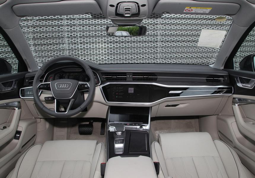 Интерьер обновленной Audi A6 L, autohome.com.cn