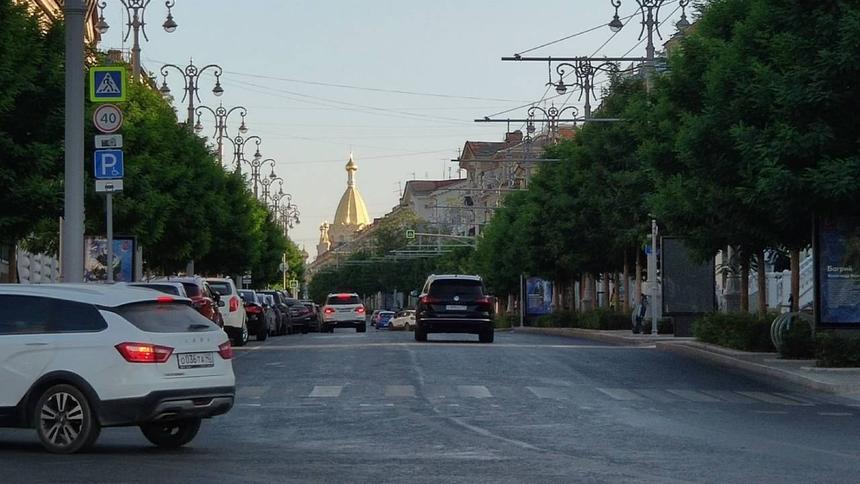 В ГИБДД напомнили о штрафе до 2500 рублей при въезде во двор