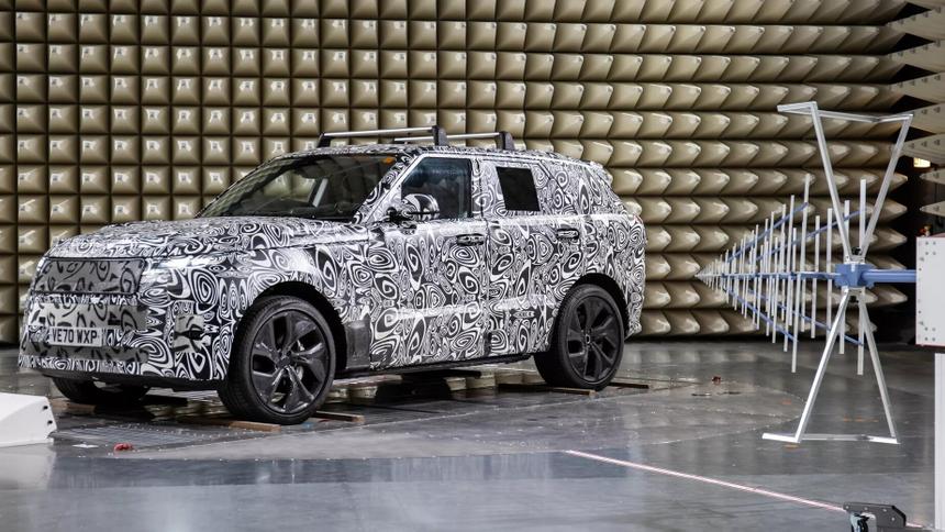 Jaguar Land Rover решит свои проблемы с электроникой