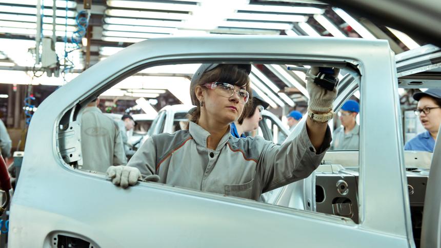 Руководство АвтоВАЗа оценит, нужно ли перезапускать производство моделей Renault