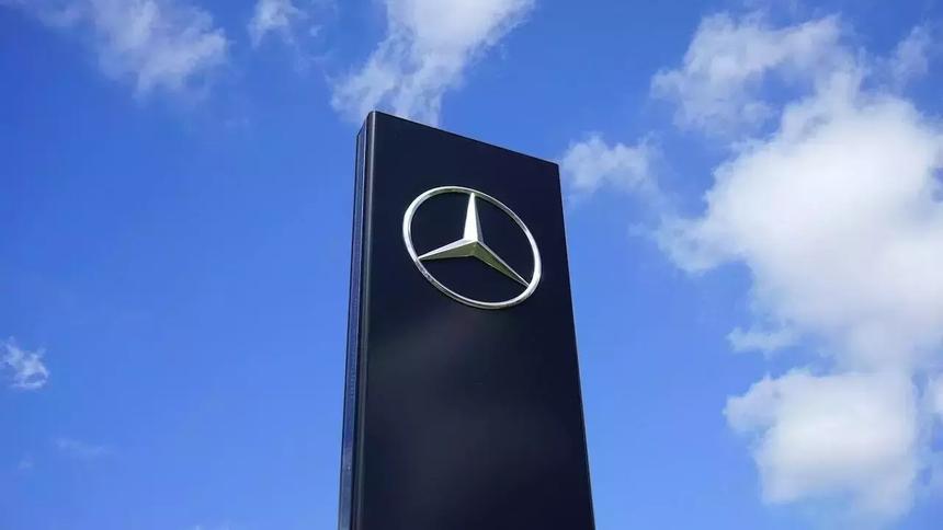 Mercedes-Benz запасает запчастями впрок, опасаясь дефицита газа