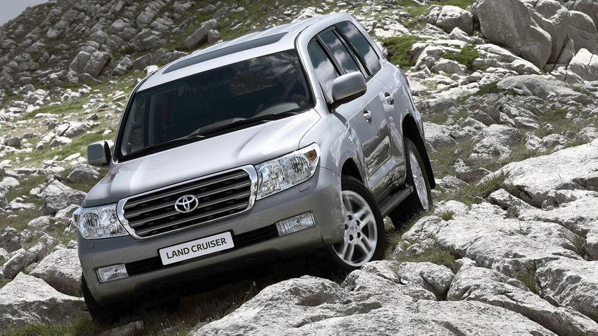 С какими проблемами столкнётся покупатель дешёвого Toyota Land Cruiser 200