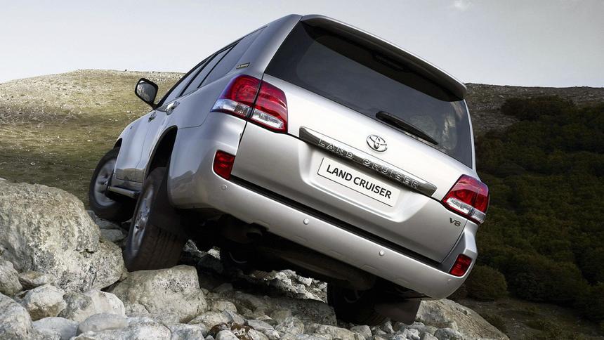 С какими проблемами столкнётся покупатель дешёвого Toyota Land Cruiser 200