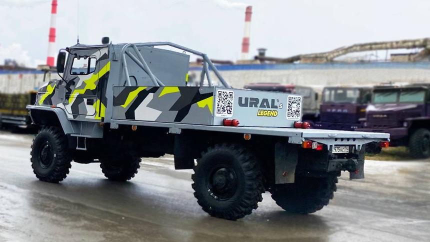 Автозавод «Урал» построил гоночный грузовик для трак-триала