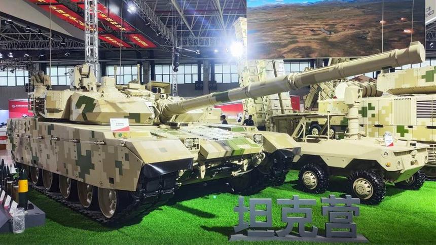 Китайцы показали танк VT4A1, умеющий запускать дронов