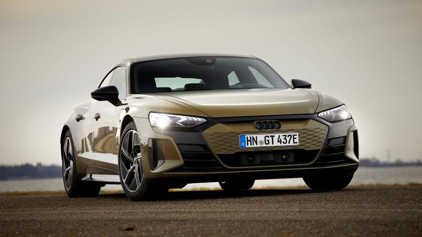 10 величайших спортивных автомобилей Audi