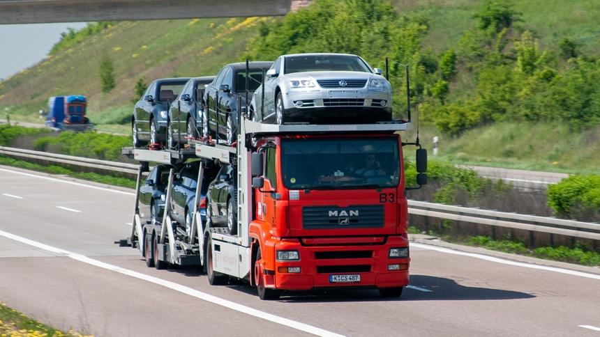Новых иномарок в России осталось на месяц продаж