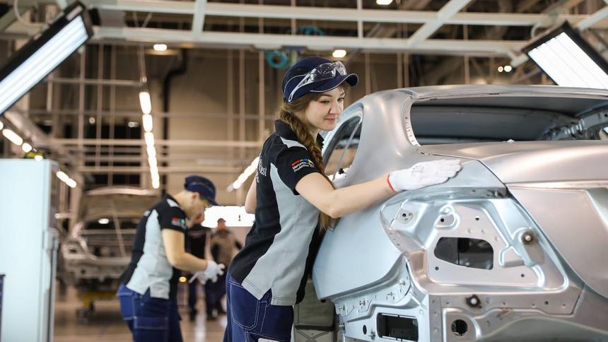 Названы сроки перезапуска бывшего завода Mercedes-Benz