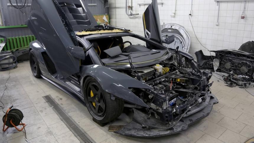 В Минске автосервис взялся за ремонт разбитого Lamborghini Aventador
