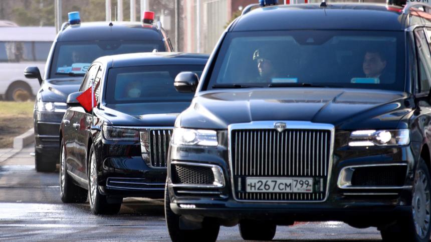 Си Цзиньпин передвигается по Москве на шестиметровом лимузине Hongqi