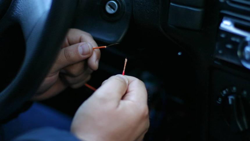 Страховщики предостерегли россиян от имитации угона автомобиля