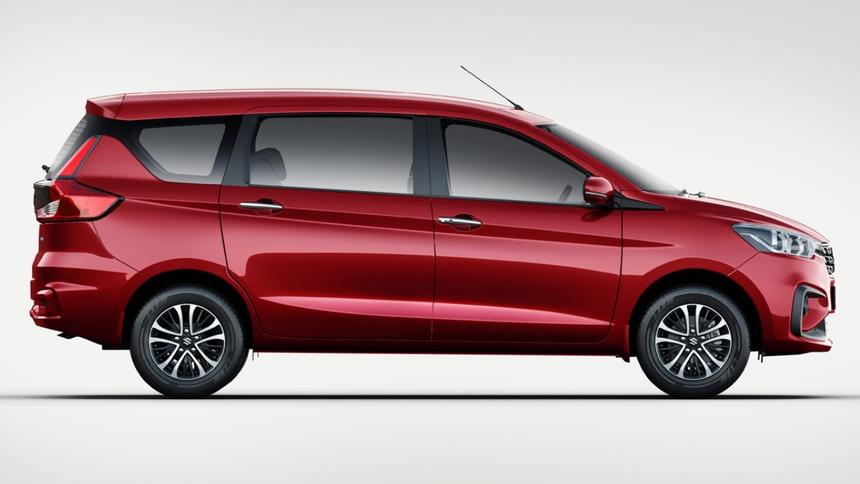 Россиянам предложили 7-местный минивэн Suzuki
