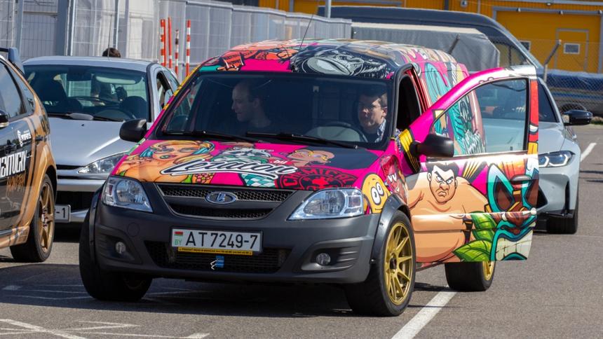 В Белоруссии построили рекордно быстрый Lada Largus RS