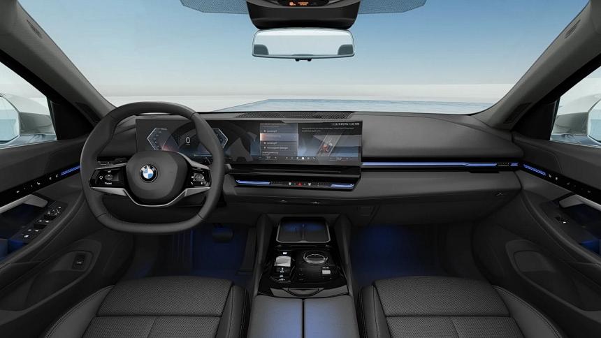 Интерьер базовой BMW 520i G60