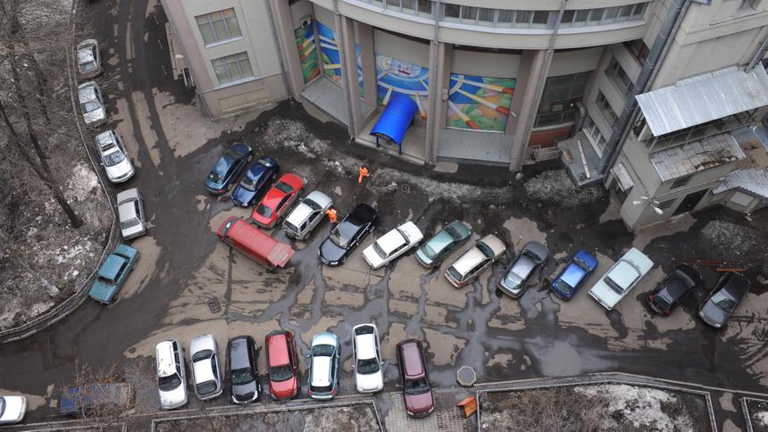 За парковку около дома оштрафовали 17 тысяч водителей в Подмосковье