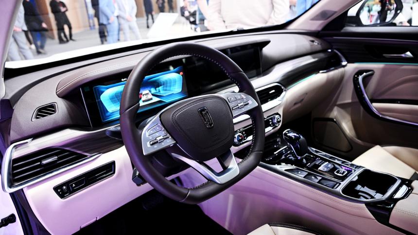 АвтоВАЗ официально представил новый кроссовер Lada X-Cross 5