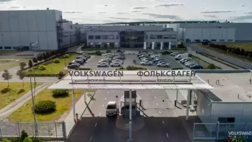 Завод Volkswagen перезапустят до конца 2023 года