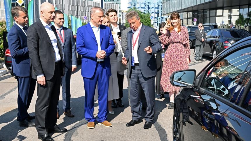 Силуанов предложил доплачивать чиновникам на Lada
