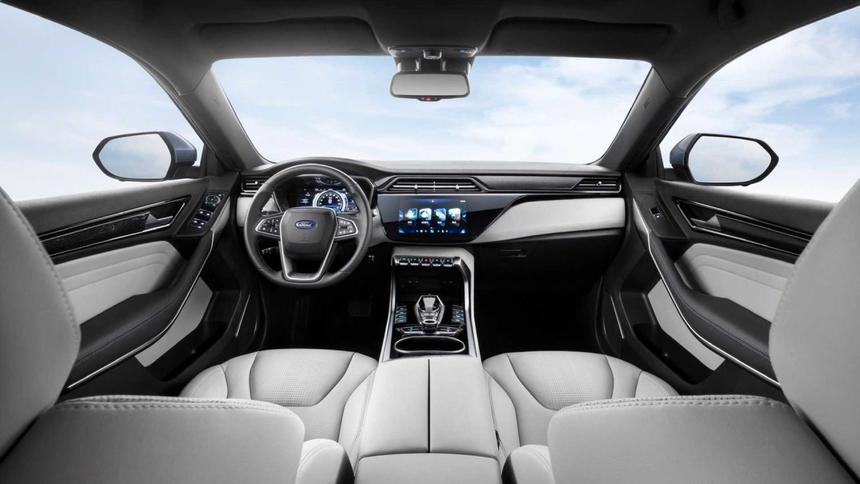 В Россию привезли китайские кроссоверы Ford Territory