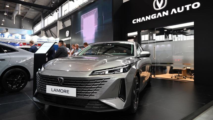 Changan представил новый эффектный седан Lamore для России