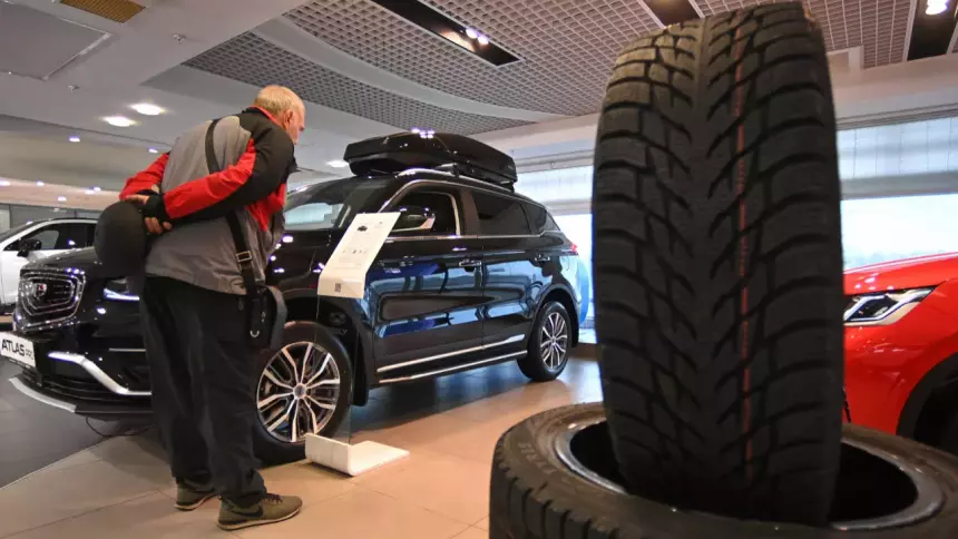 Автоэксперт посоветовал поспешить с покупкой машины