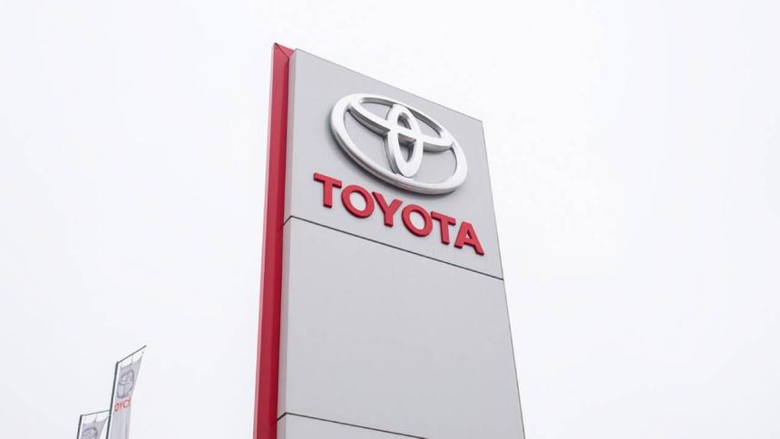Toyota отзывает по всему миру более 100 000 автомобилей