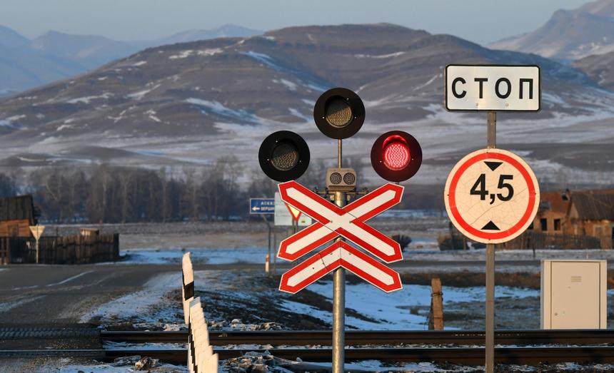 Предупреждающие знаки дорожного движения и их значение в ПДД 2024 года