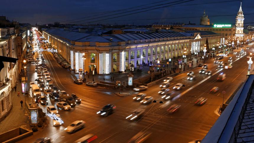 Петербуржцев оштрафовали на 295 млн рублей за парковку во дворах