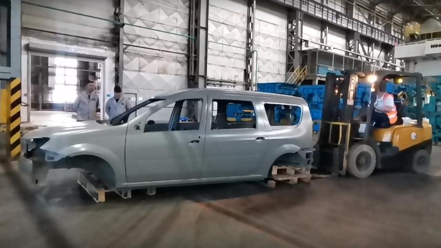 Первые кузова Lada Largus привезли на завод в Ижевск