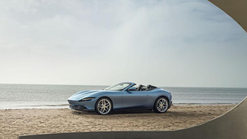 Ferrari Roma Spider