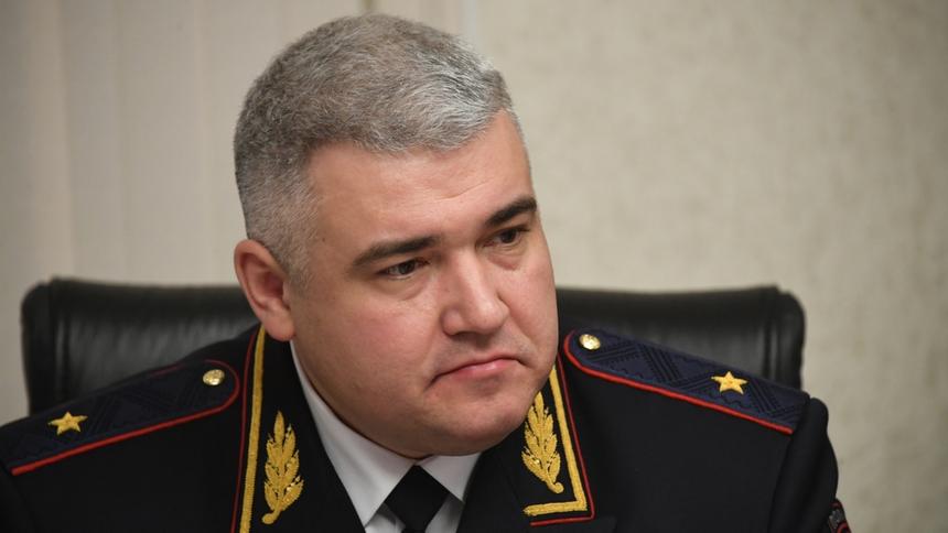 Глава ГИБДД пояснил, оштрафуют ли за видеорегистратор на стекле