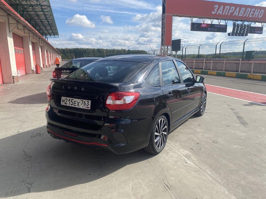 АвтоВАЗ официально представил 118-сильную Lada Granta Sport