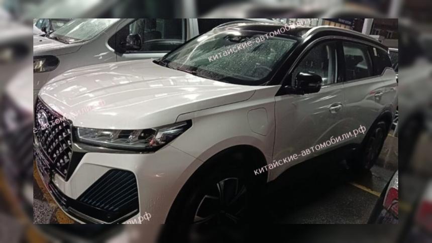 Гибридный Chery Tiggo 7 Pro e+ замечен в Москве