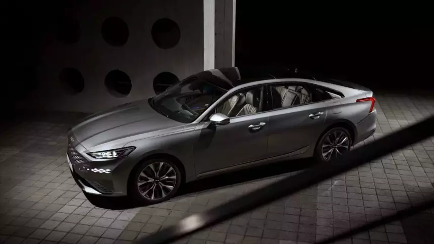 В Казахстане появился новый седан Kia за 4,3 млн рублей
