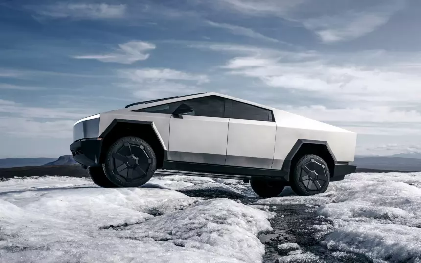 Tesla представила пикап Cybertruck из нержавеющей стали