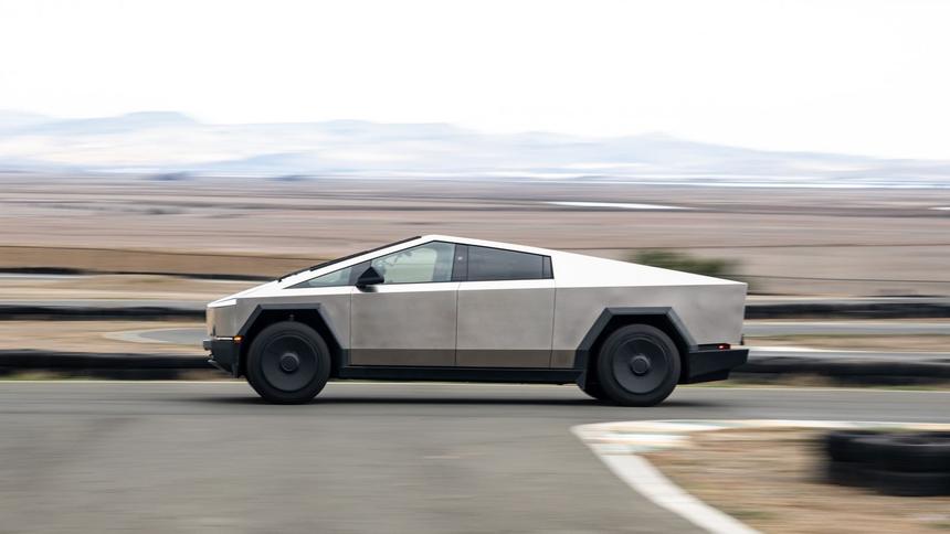 Всё, что нужно знать о пикапе Tesla Cybertruck